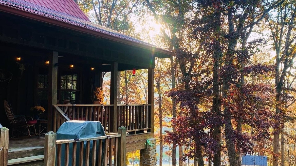 Gnaw Bone Cabin | Brown County At It's Best Beautiful Cozy meticulous clean LG Game Room arcade!