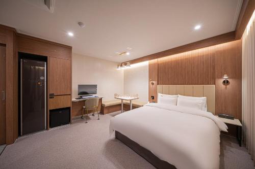 Sangju Hotel | Brown Dot Hotel Sangju