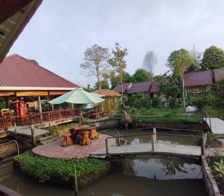 Phong Dien Bed & Breakfast | Brown House Resort