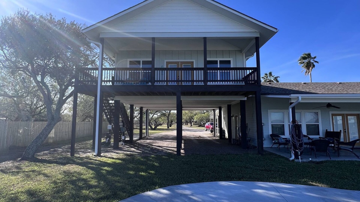 Riviera House | Brown's on the Bay