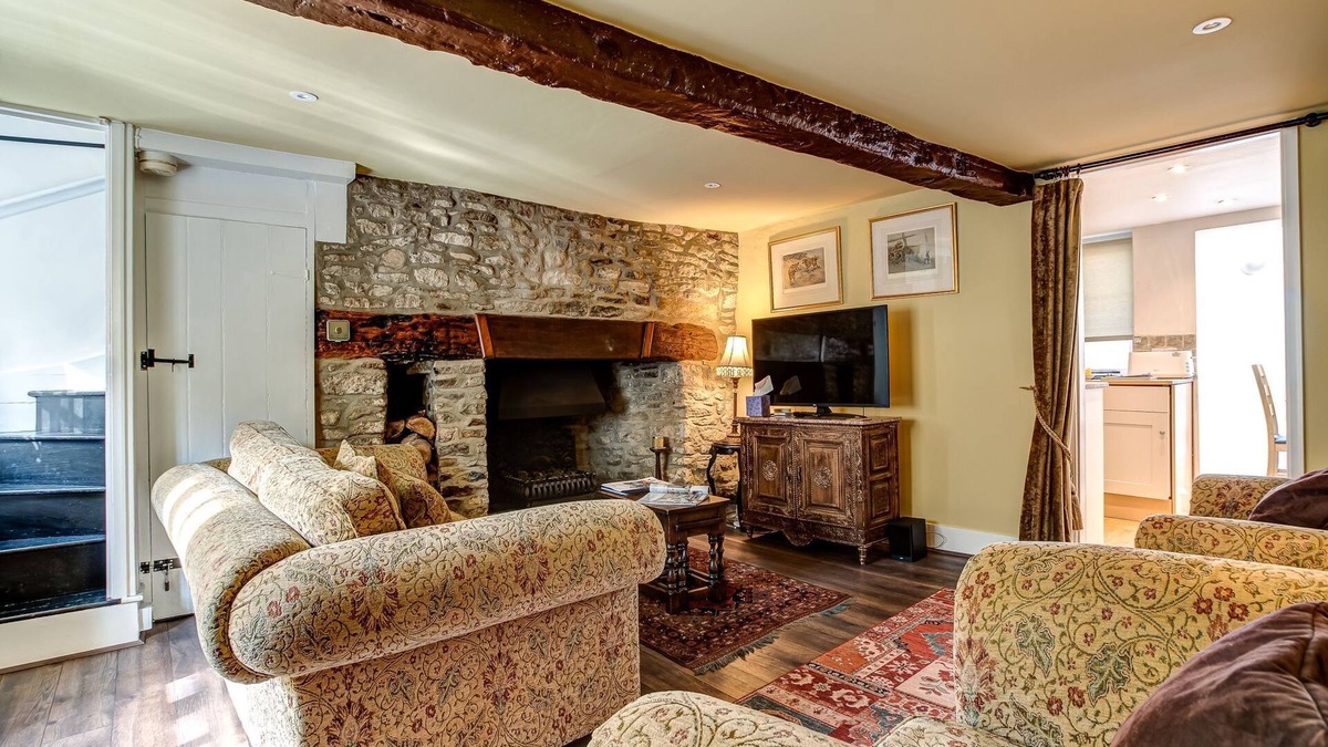 Woodstock Cottage | Browns Lane | Woodstock Holiday Let | 2 Beds & Sleeps 4