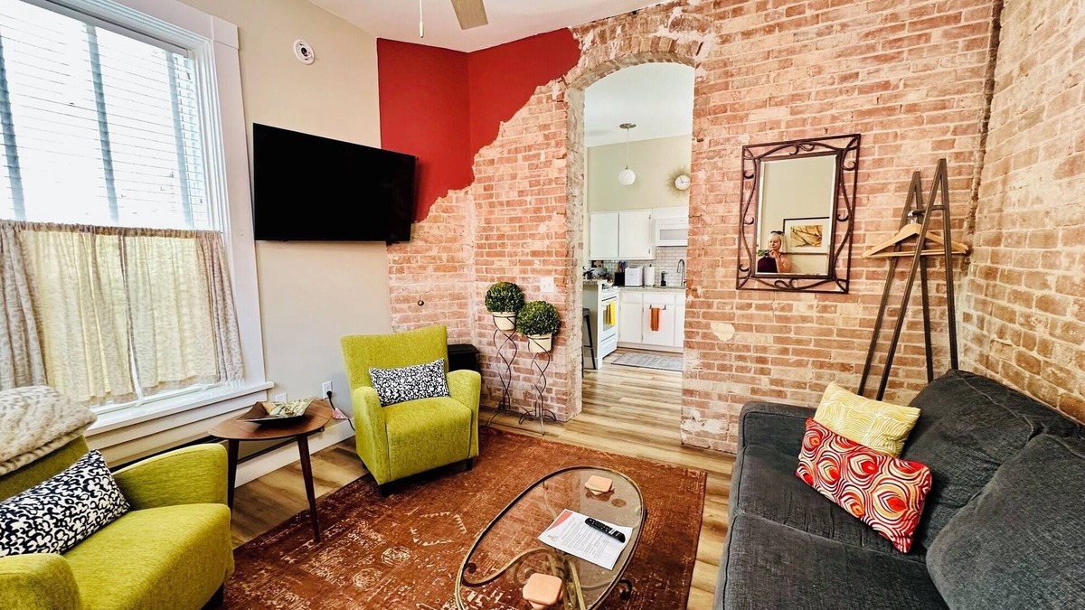 Bisbee House | Brownstone Patio Suite-Historic Building in the Heart of Historic Downtown Bisbee