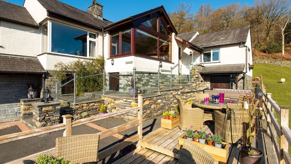 Coniston Cottage | BROWSIDE, pet friendly, with hot tub in Coniston