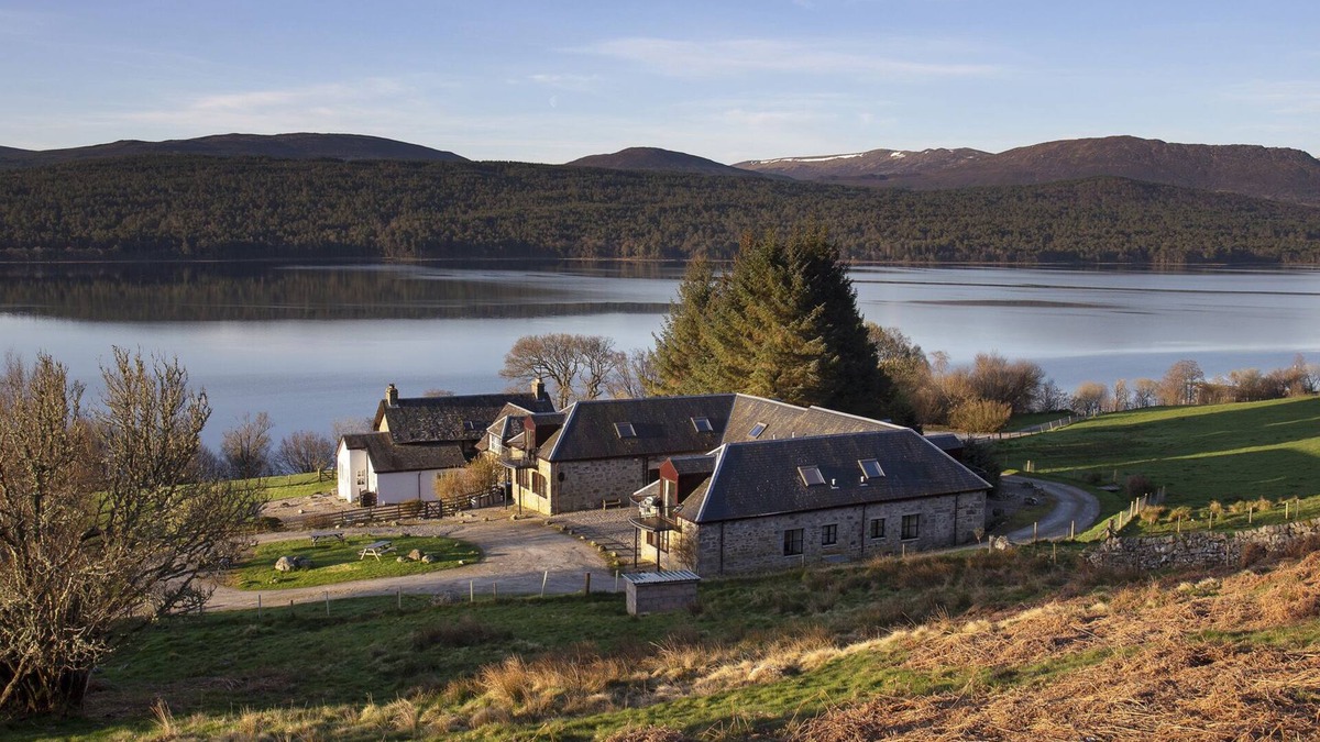 Loch Tay Cottage | BRUCE, pet friendly, character holiday cottage in Kinloch Rannoch
