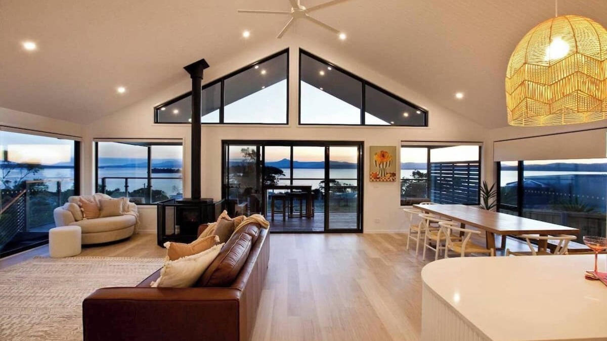 Alonnah House | Bruny Island Sunset Retreat