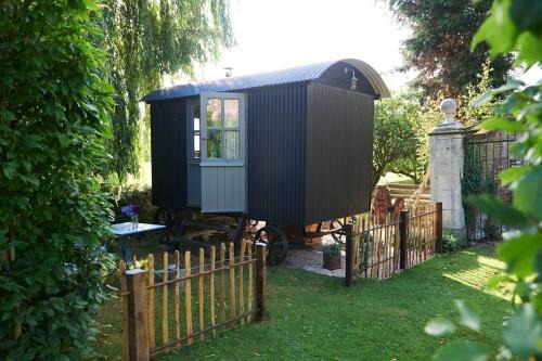 Salisbury Apartment | Brush Shepherd's Hut