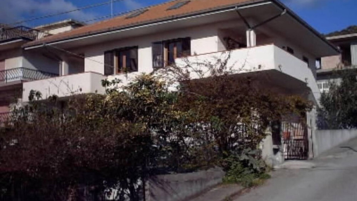 Bruzzano Zeffirio Apartment | Bruzzano Zeffirio: apartments - 4 rooms - 6/9 personsCasa con giardino e vista mare