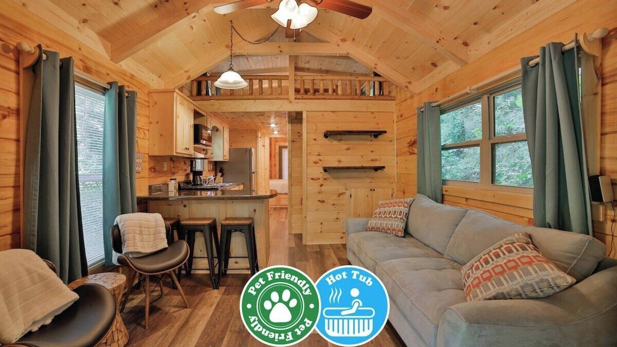 Lookout Valley Neighborhood Association Apartment | Bryce Cabin | Lookout Mtn. Tiny Home w/Swim Spa