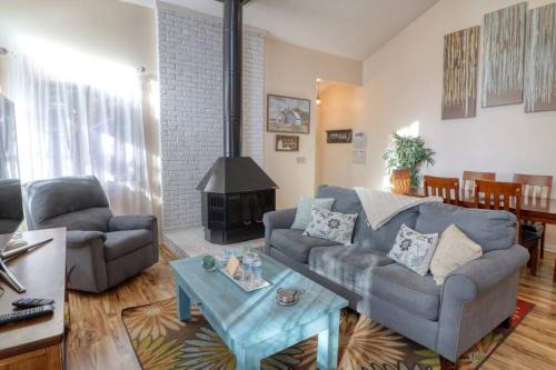 Basye Ski Chalet | Bryce Chalet Retreat B Mountain Getaway