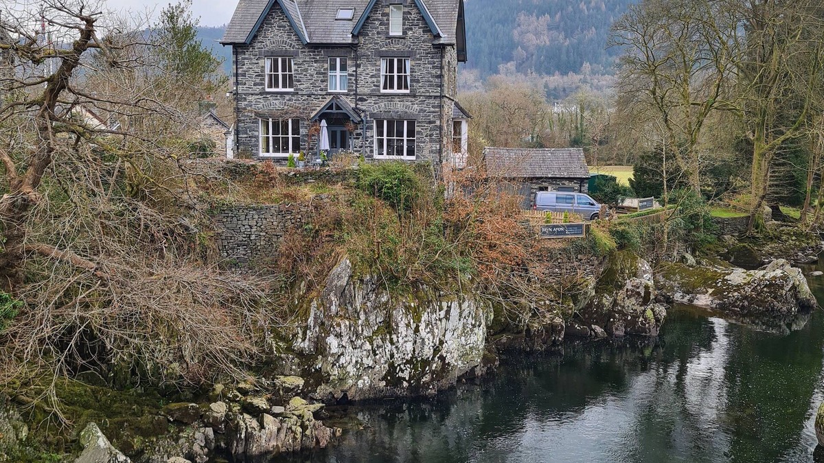 Gwynedd- Snowdonia Cottage | Bryn Afon - a snowdonia house that sleeps 12 guests in 6 bedrooms