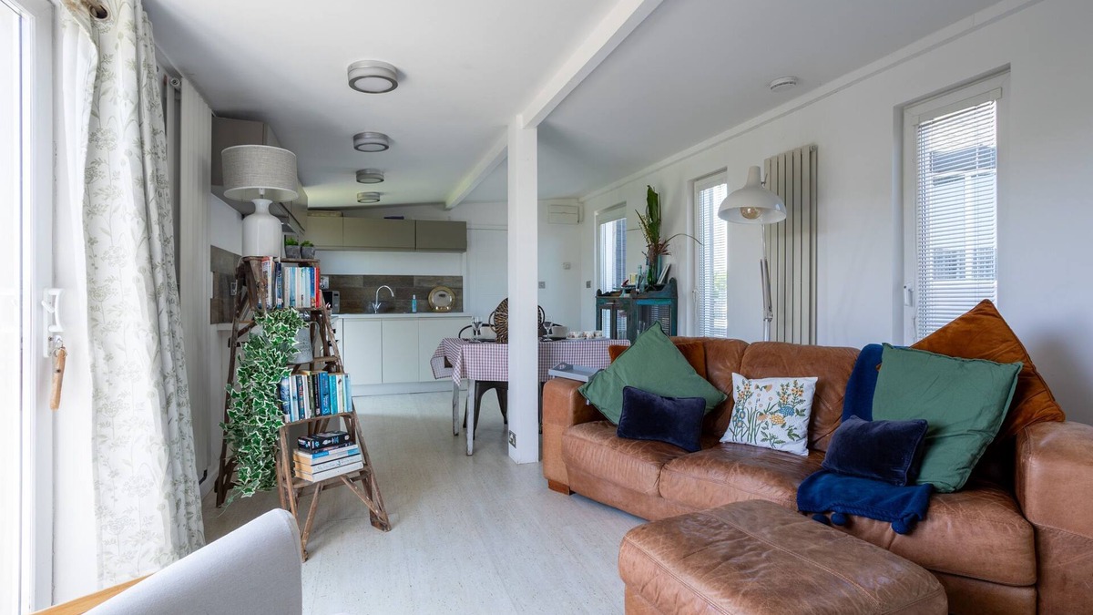 Llanfaelog Cottage | Bryn Bach: Pet-friendly cottage on the Isle of Anglesey