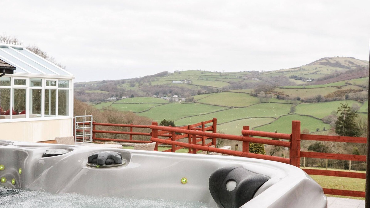 Eglwysbach Cottage | Bryn Derw Holiday Cottage