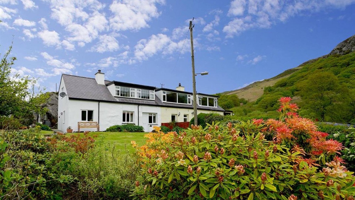 Capel-Curig Cottage | Bryn Llys Uchaf - Three Bedroom Cottage, Sleeps 5