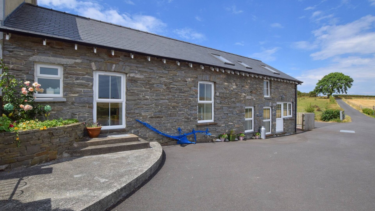 Bontnewydd House | Brynheulwen - Three Bedroom House, Sleeps 6