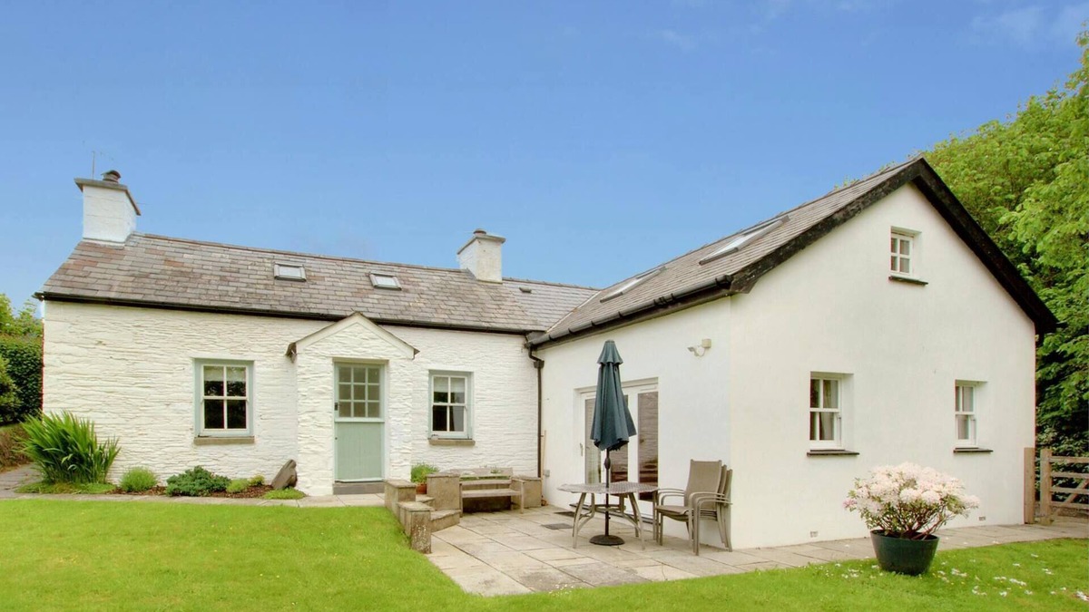 Llangranog Cottage | Brynllin, Llangrannog