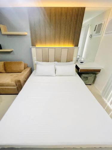 Iloilo City Proper Apartment | BT 1 Chic City Studio Retreat