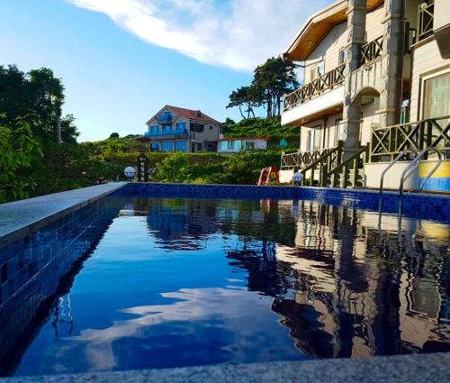 Byeonsan House | Buan Badatgaeui Chuoek Pension