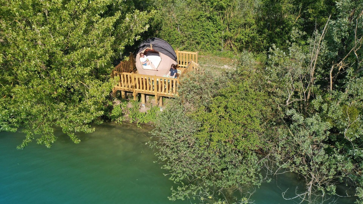 Gravon Cabin | Bubble on stilts
