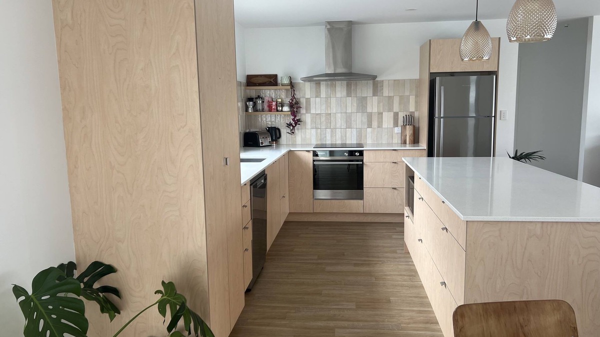 Waihi Beach House | Bubbles Bach-dog friendly, close to beach & shops!