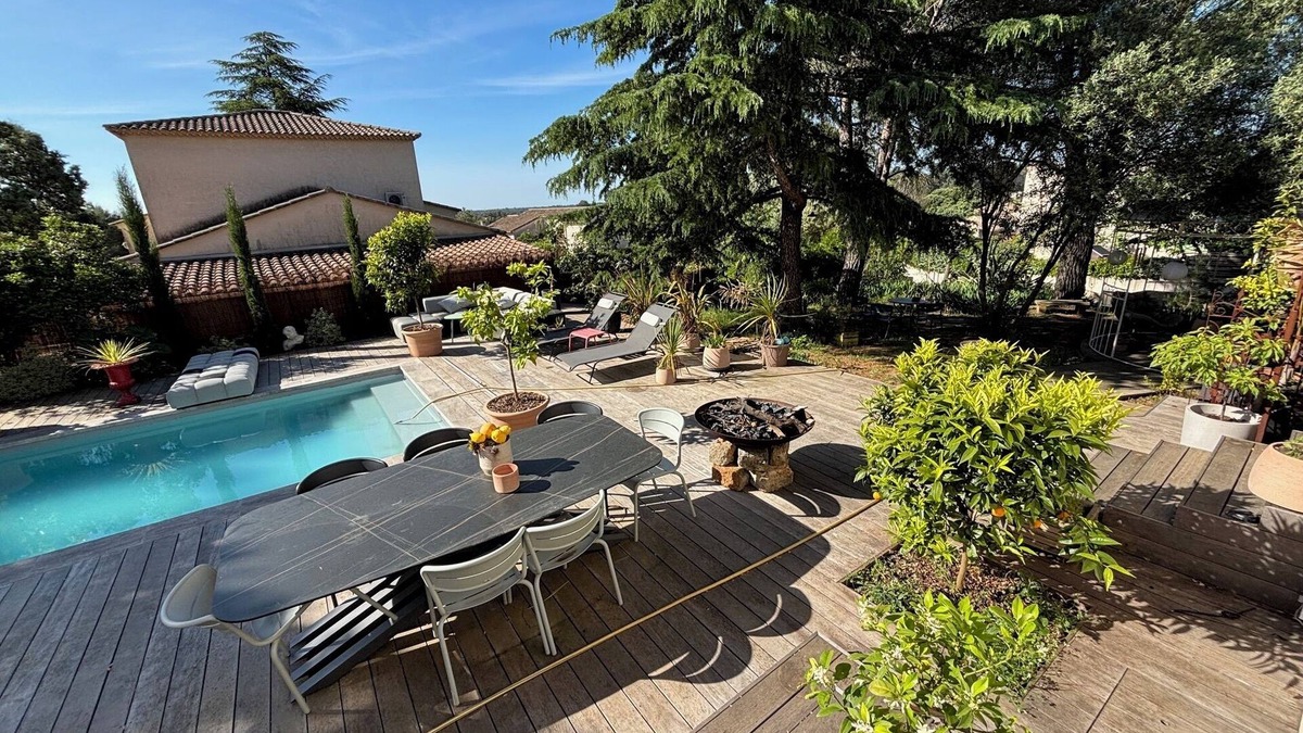 Teyran Villa | Buccolic villa with swimming pool in a quiet forest setting