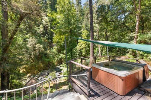 Cazadero House | Buck Hollow