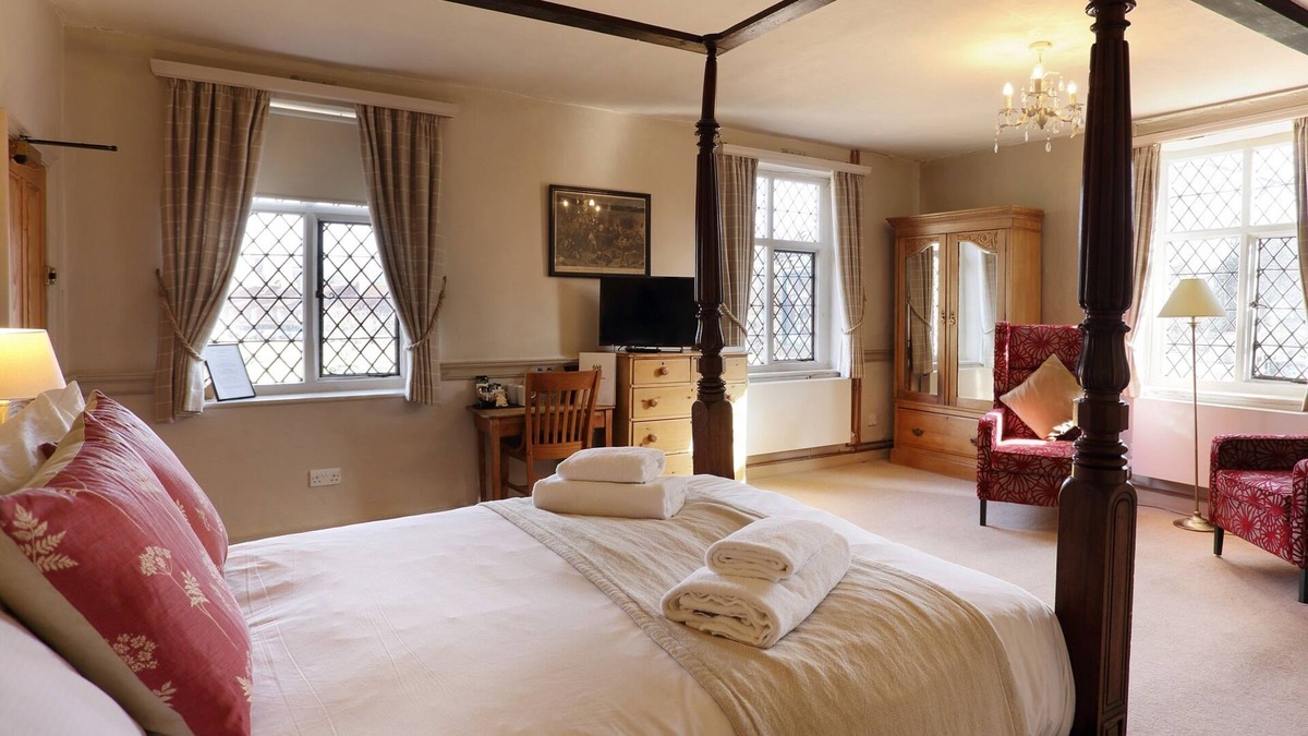 Aldborough House | Buckinghamshire Arms