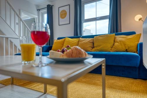 Wellingborough Apartment | Buckwell Heights - 2 Bedroom Free Parking Wifi Sky TV