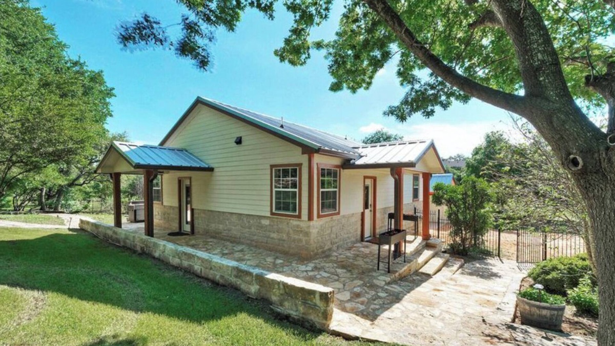 Buda Cottage | Buda Garden Getaway, 2 Bed room, 15 min from Downtown Austin