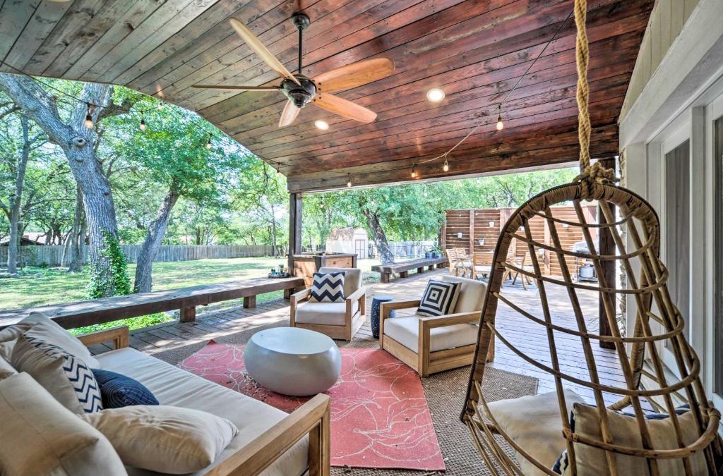 Buda House | Buda Home with Deck and Fire Pit - 15 Mi to Austin!
