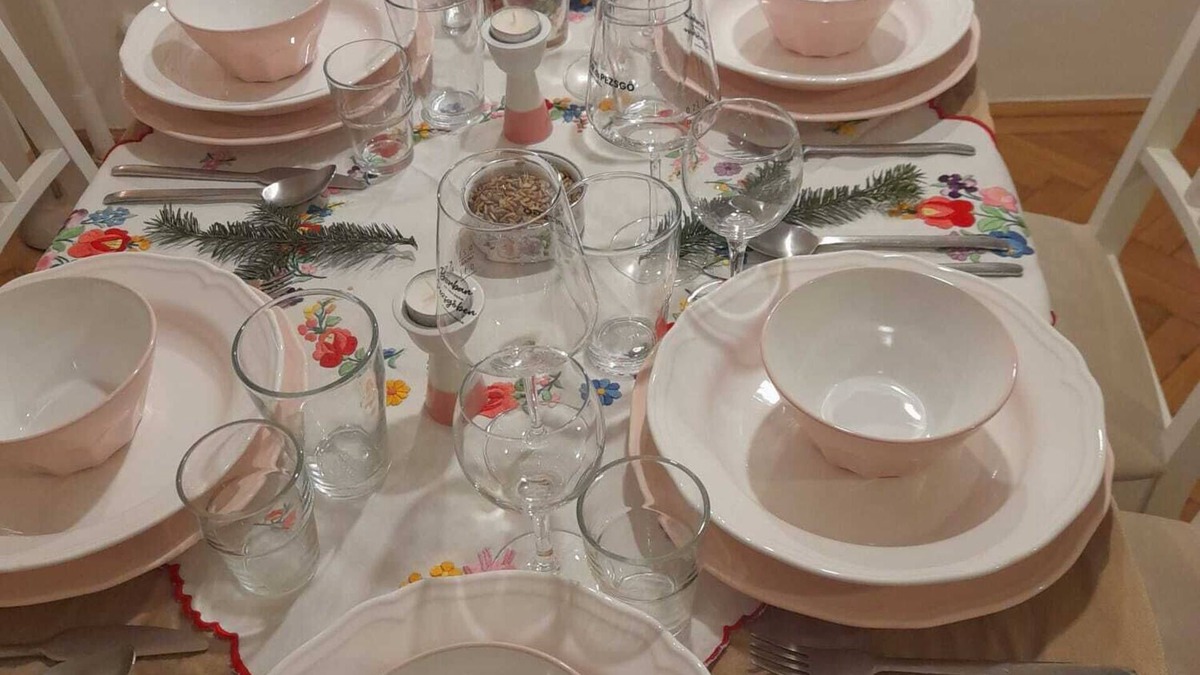 Ujlipotvaros Apartment | BUDAPEST DOWNTOWN HOME RESTAURANT and GUIDED PRIVATE BUDAPEST and VILLAGE TOURS