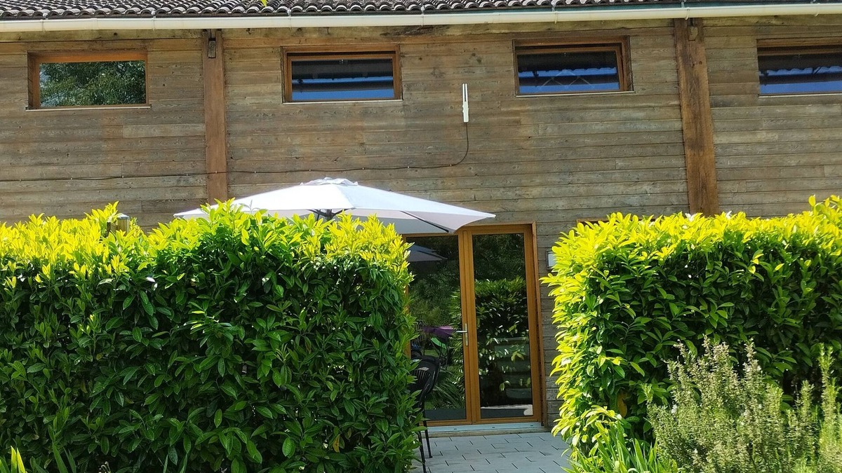 Cherbonnieres Cottage | Buddleia, cosy gite, private terrace, shared swimming pool heated to 28°C
