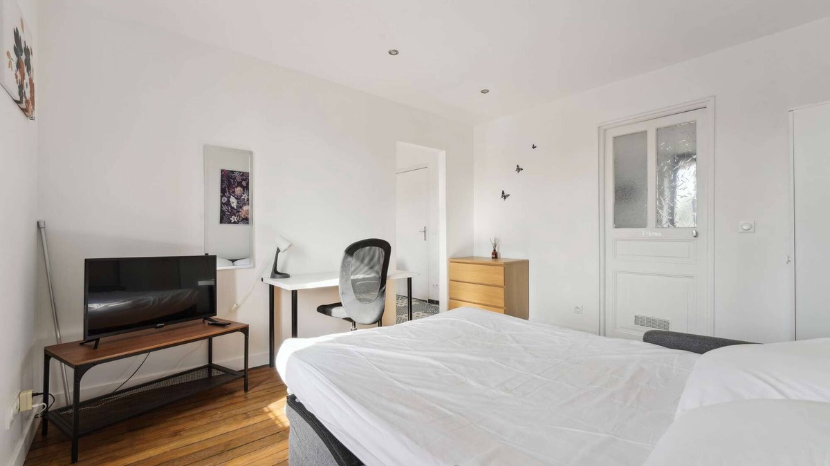 Charleville-Mezieres Apartment | Budget apart city centre with parking