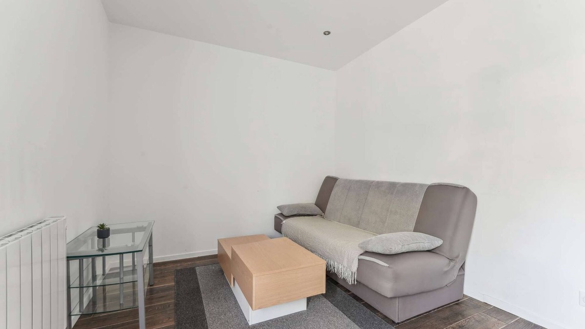 Charleville-Mezieres Apartment | Budget apart city centre with parking