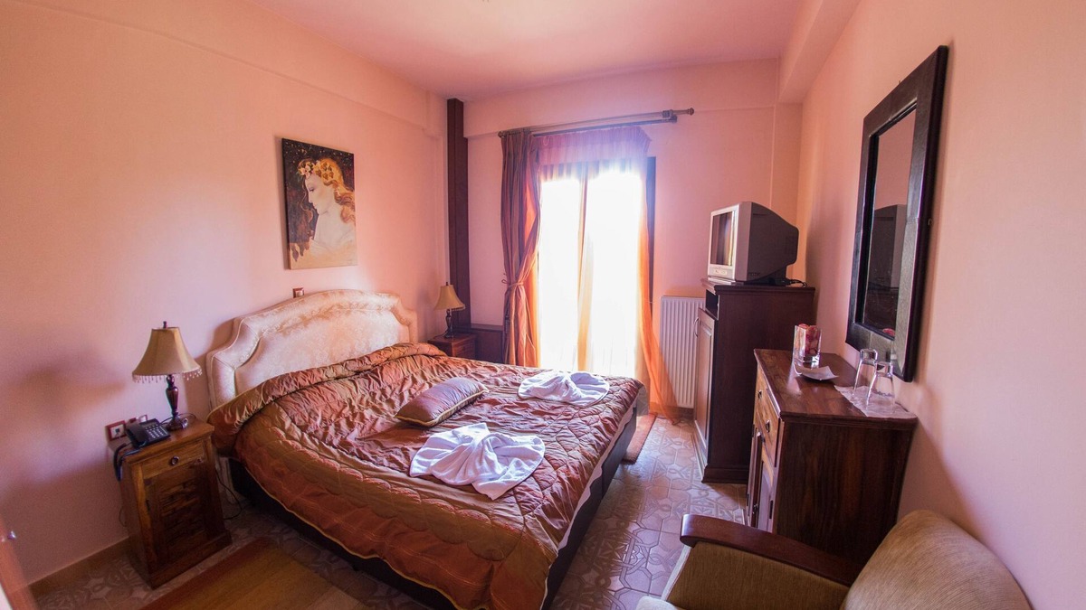 Krionerion House | Budget Double or Twin Room