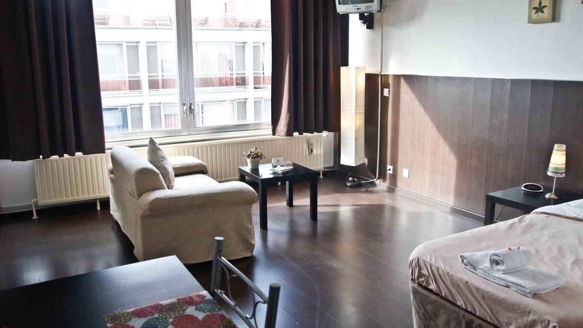 Amandus - Atheneum Apartment | Budget Flats Antwerpen
