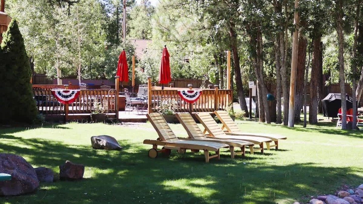 Pinetop Condo | Budget-Friendly Basecamp in the Pines