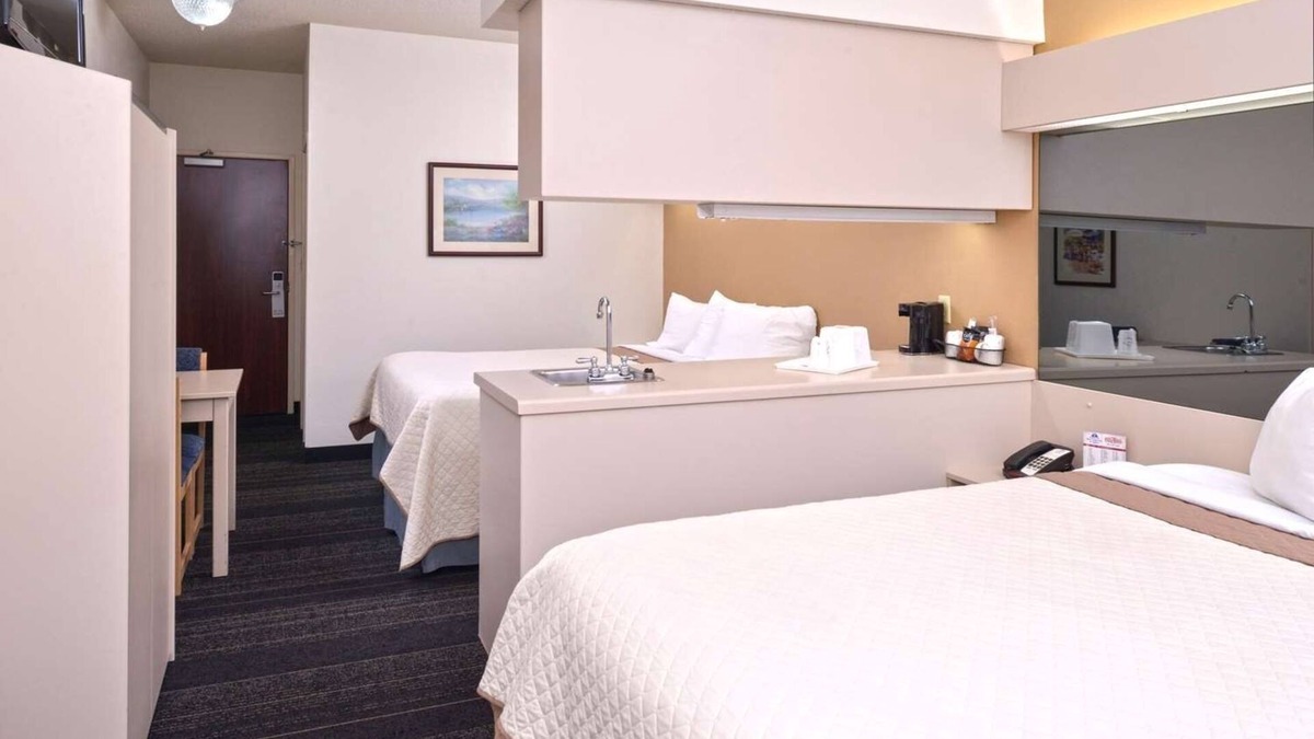 Maryville Hotel | Budget-Friendly Accommodation with Complimentary Breakfast – Perfect Escape
