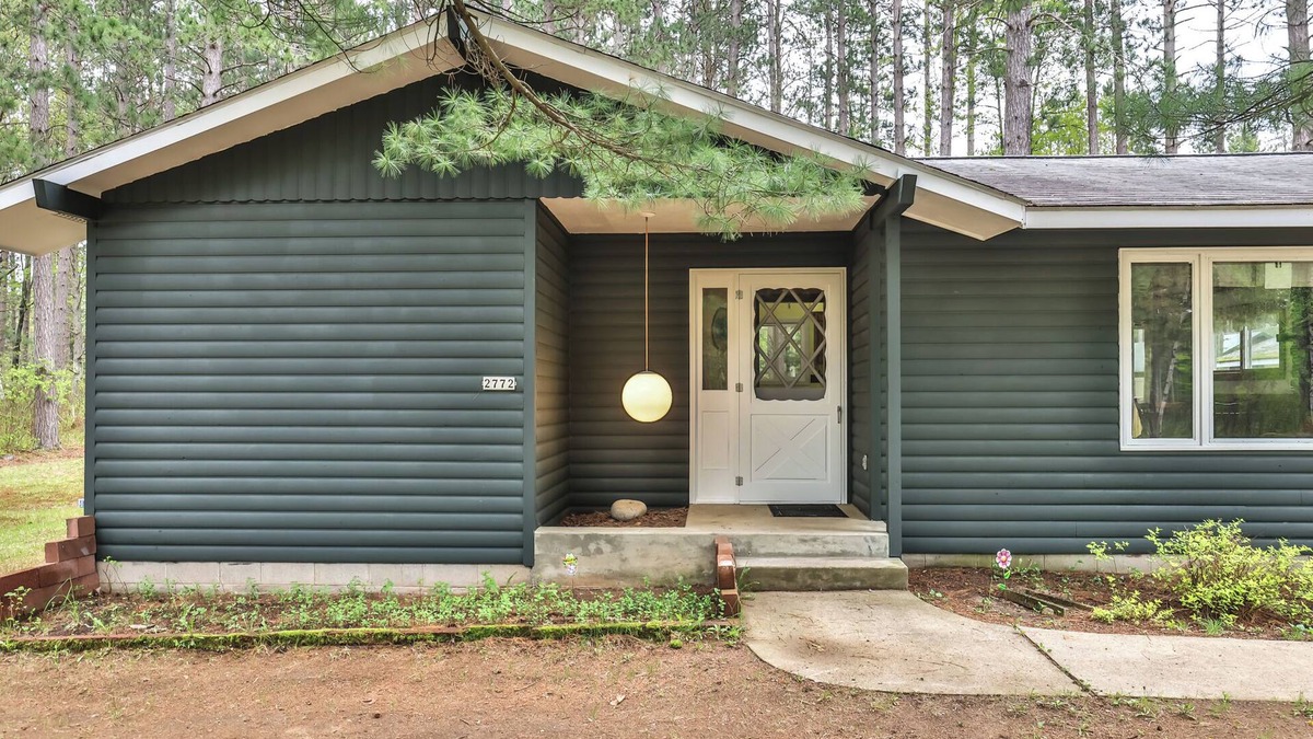 Sayner House | Budget friendly Sayner Cabin!