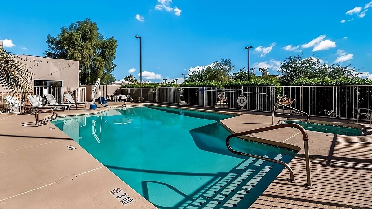 Palm Valley Hotel | Budget-Friendly Stay at Red Lion Inn Goodyear Phoenix! Free Parking, Pool