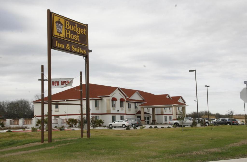 Cameron Hotel | Budget Host Inn and Suites Cameron