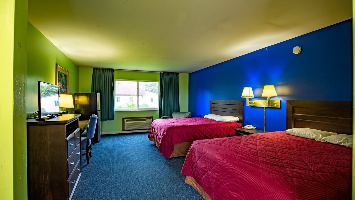 Gilman Hotel | Budget Host Inn