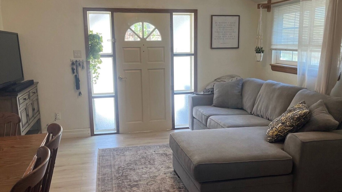 Las Lomas Cottage | Budget house with yard