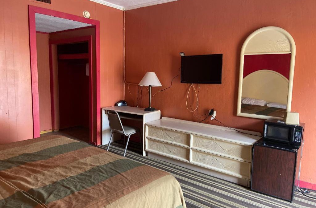 Laurel Hotel | Budget inn