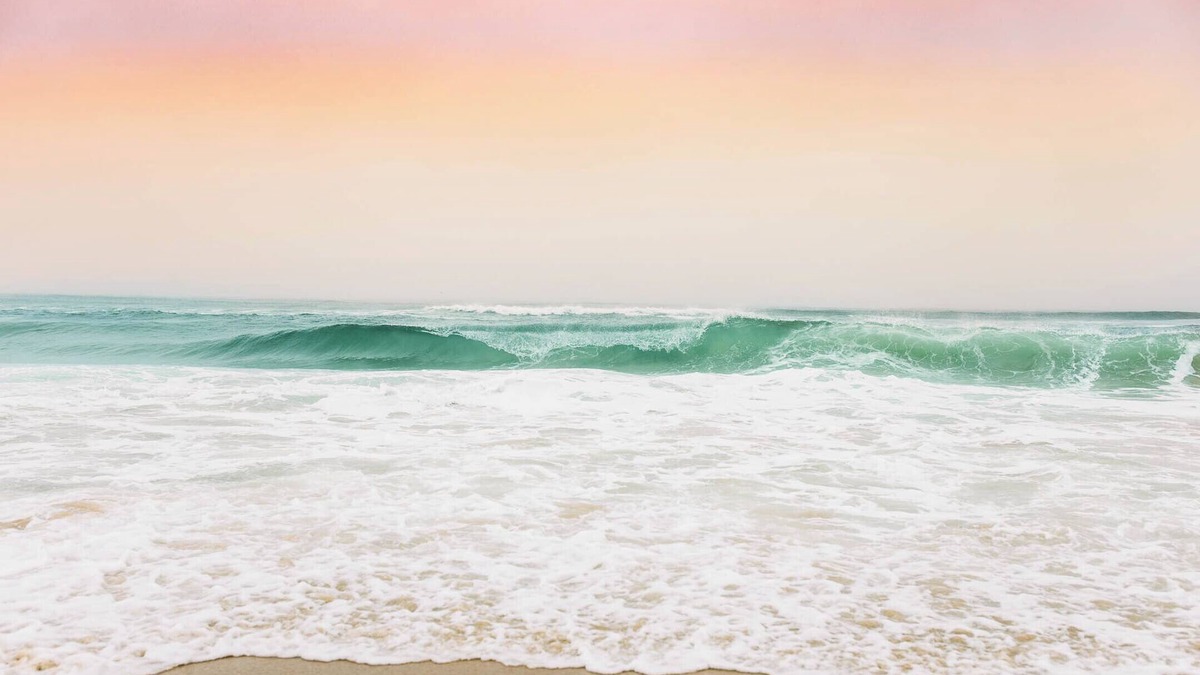 Kill Devil Hills Apartment | Budget & Pup-Friendly Oceanside! Classic OBX Style w/Shiplap, Walk-In Showers!