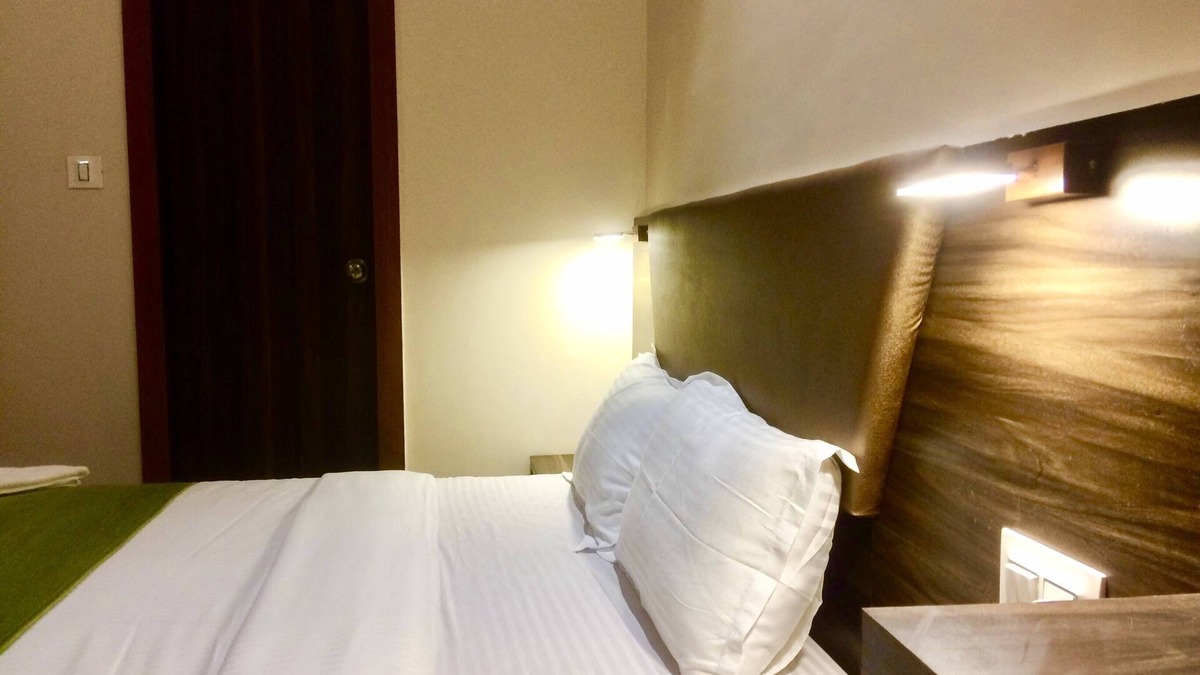 J B Nagar Hotel | Budget Room Close to Mumbai Airport