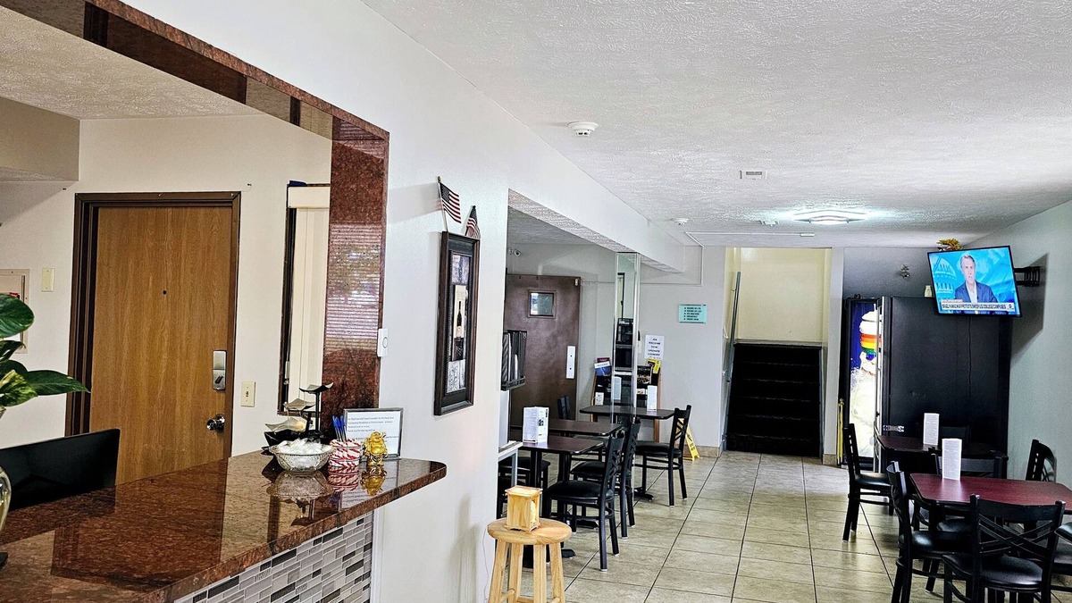 Fort Scott Hotel | Budgetel Inn and Suites