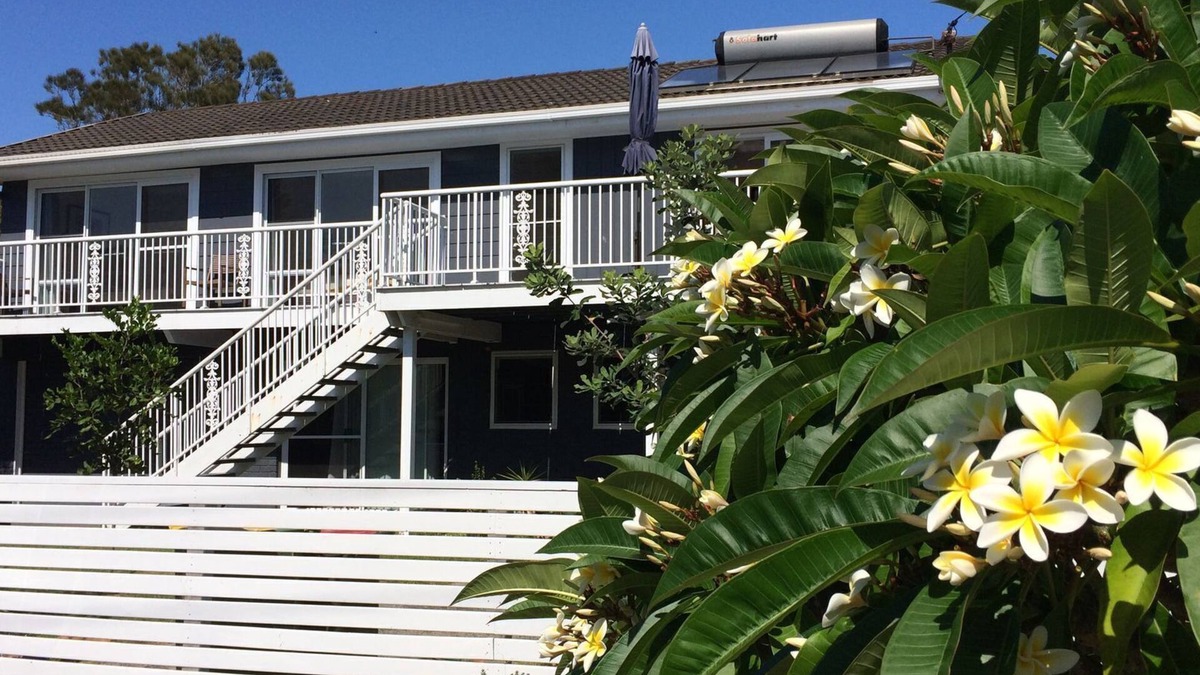 Budgewoi House | Budgewoi Blue Beach House