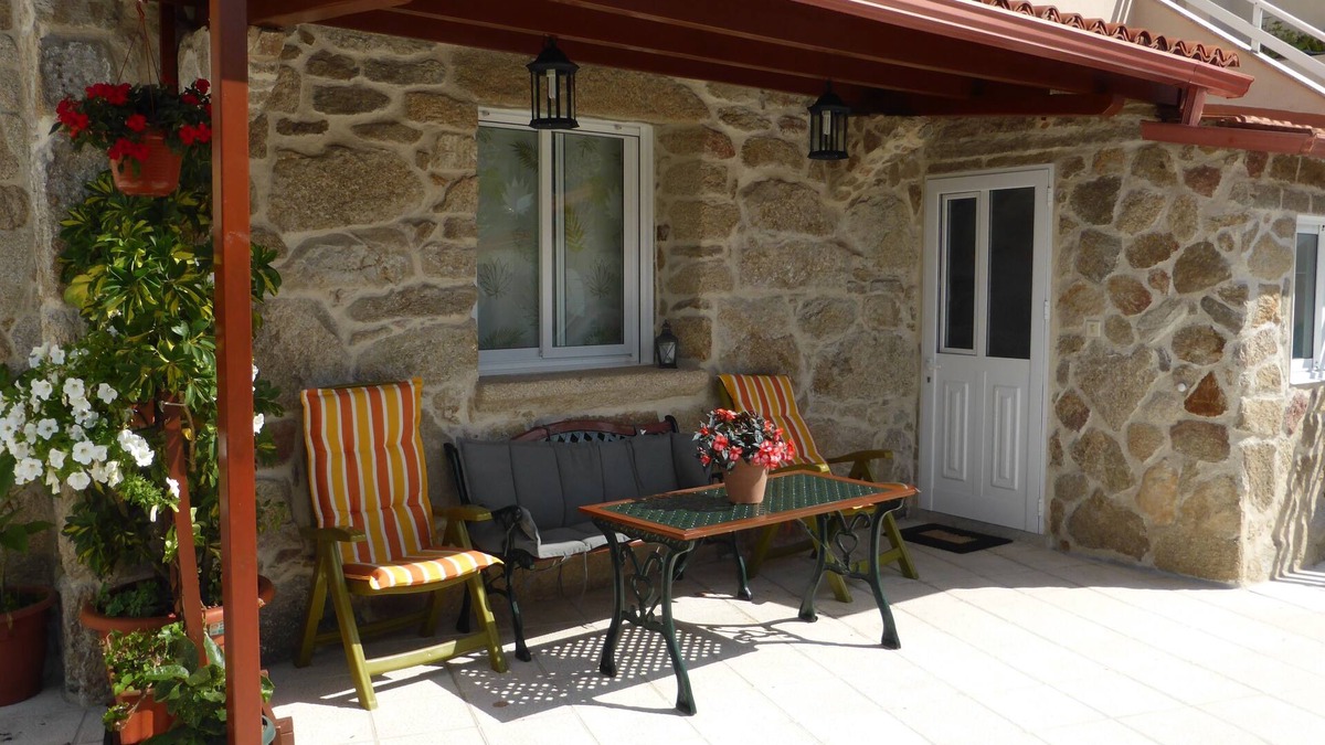 Bueu Cottage | Bueu: country holiday home - 1 room - 2/4 persons