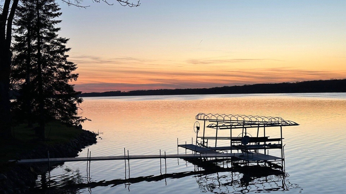 Montello House | Buffalo Lake Retreat - charming lakefront 3 bedroom house-great fishing and fun