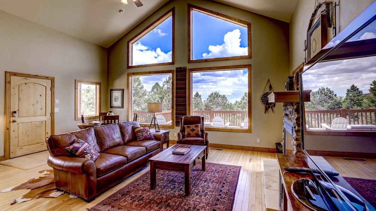 Zion National Park East Entrance House | Buffalo Ridge on Zion Boundary very close to the Park! Gated Community -Hot Tub